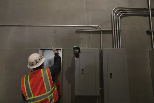 GLL3-330CG Professional 8 GLL3-330CG Professional